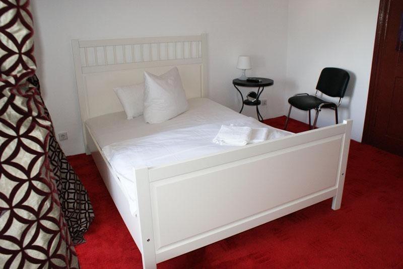 Pension De Lux Königsbrunn Extérieur photo